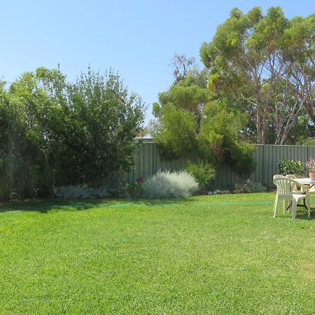 Вилла Jurien Beachfront Holiday Units Джуриен-Бэй Экстерьер фото